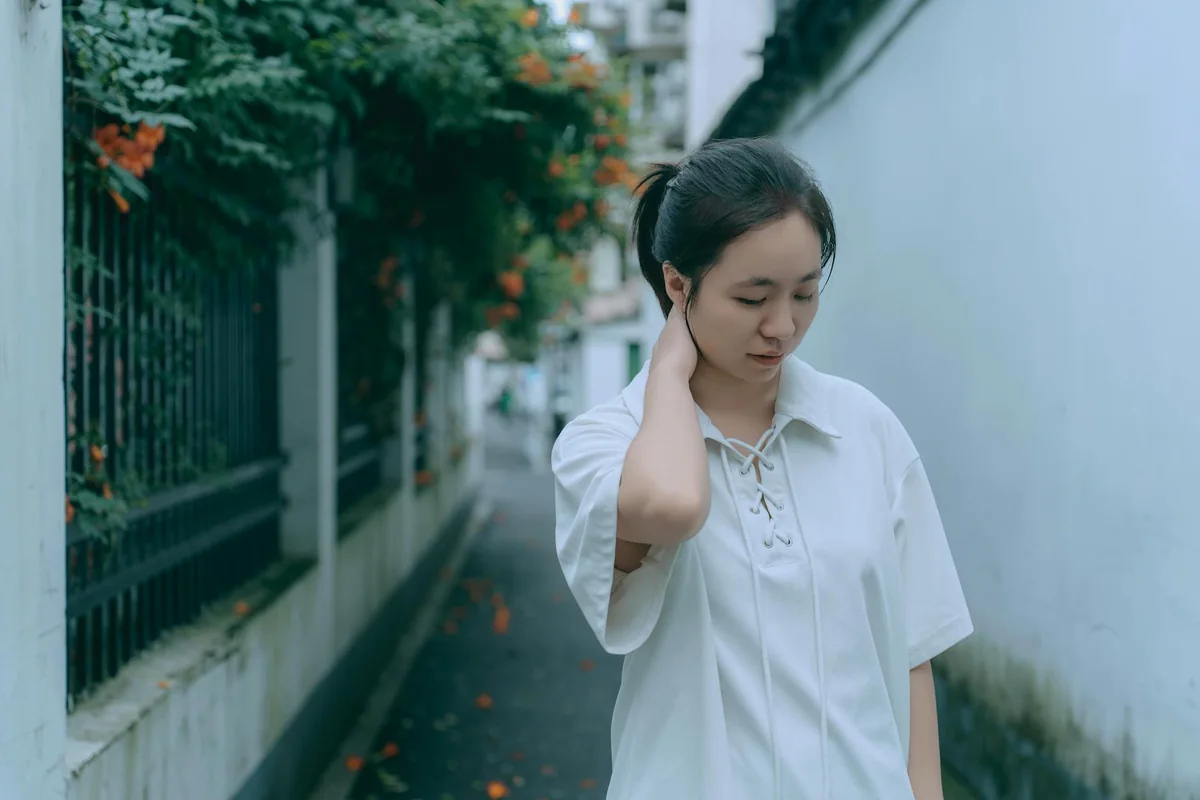 阅读角落与翻开的书，对应阅读答疑处理的是读书过程中冒出的具体问题